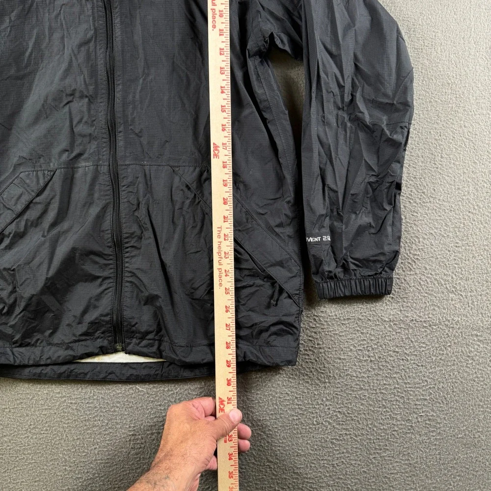 The North Face HyVent 2.5L Rain Jacket Men M Black Hooded Waterproof Windbreaker